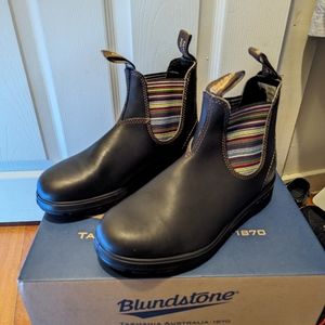 New women's blundstones size 8.5